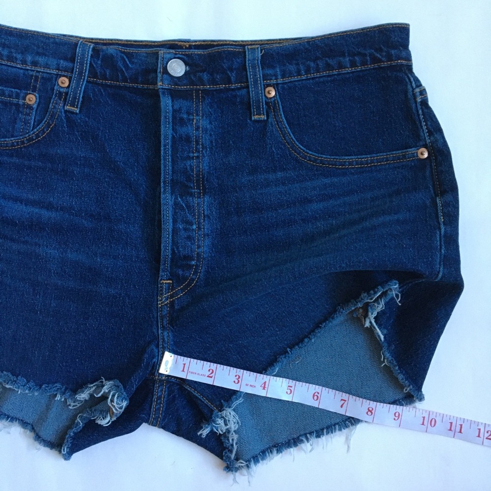 Levi’s 501 High Rise Buttonfly Raw Hem Dark Wash Blue Denim Jean Short Size 34 - Picture 13 of 17